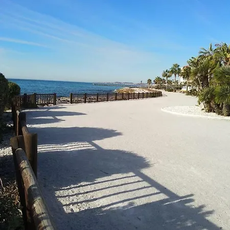 Ana Junto A La Playa Benalmadena