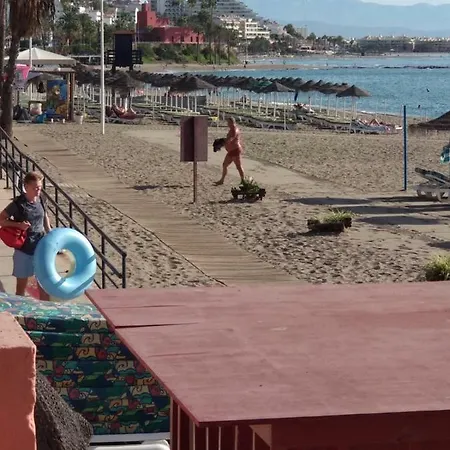 Ana Junto A La Playa Benalmadena