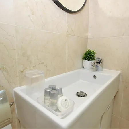 Ana Apartamento *