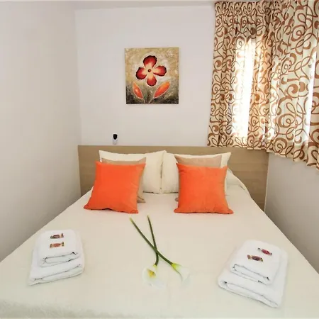 Ana Apartamento *